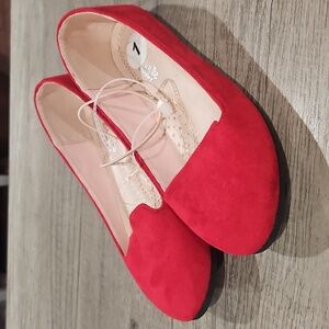 Link Comfort Girl's Size 1 Red Faux Suede flats
